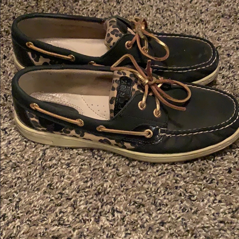 Black and leopard Sperrys